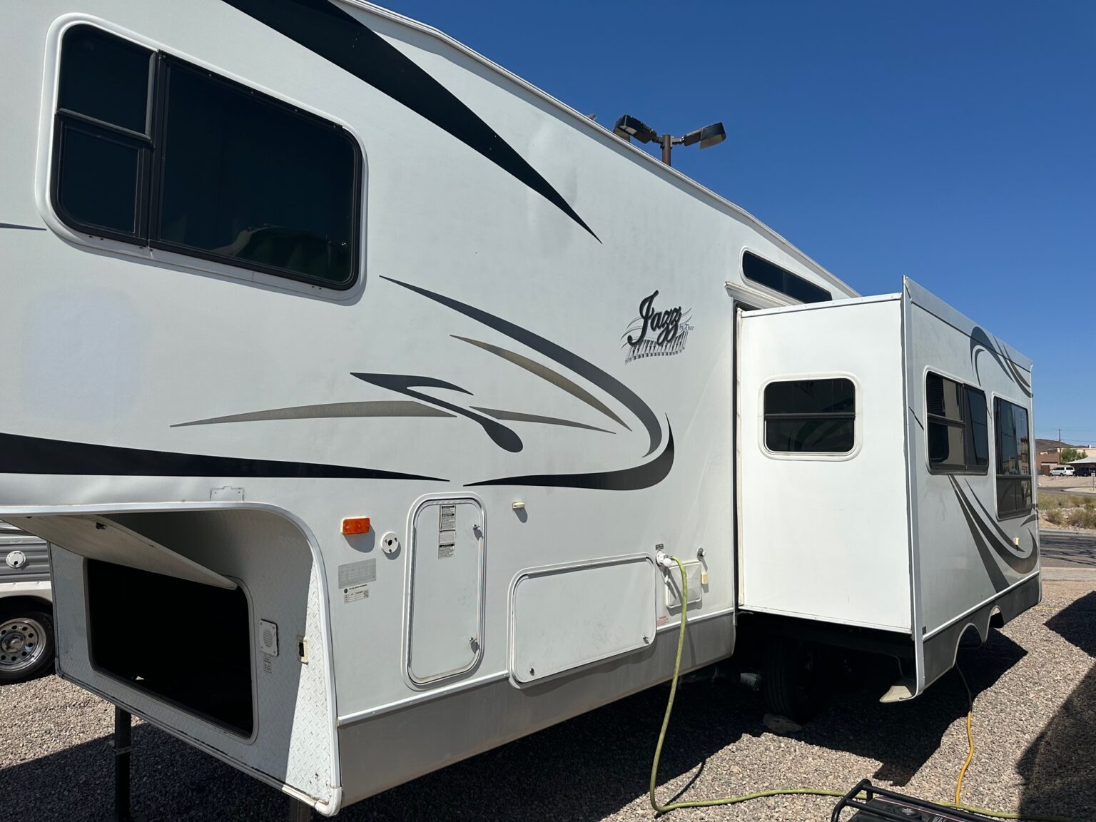 2006 Thor Jazz 2780BH 5th wheel Bunk model! First Class RV & Marine