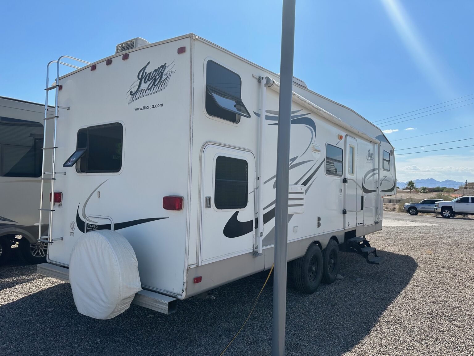2006 Thor Jazz 2780BH 5th wheel Bunk model! First Class RV & Marine