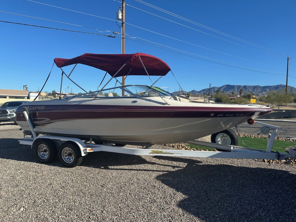 2000 Larson 226LXi open bow boat - Excellent Condition!