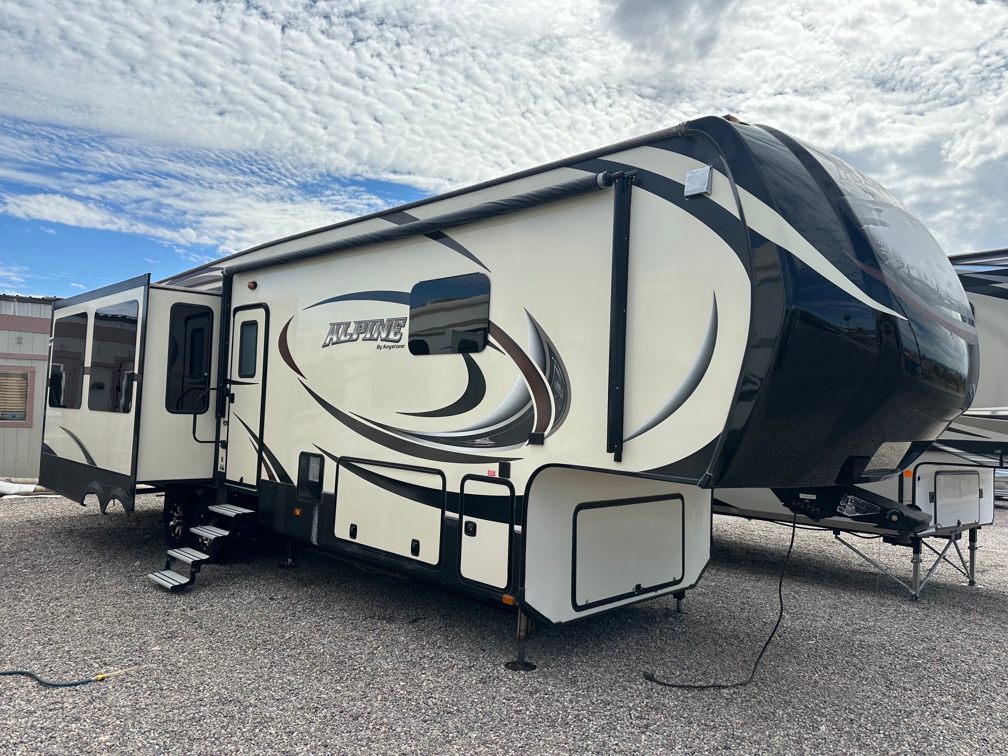 2016 Keystone Alpine 3600rs