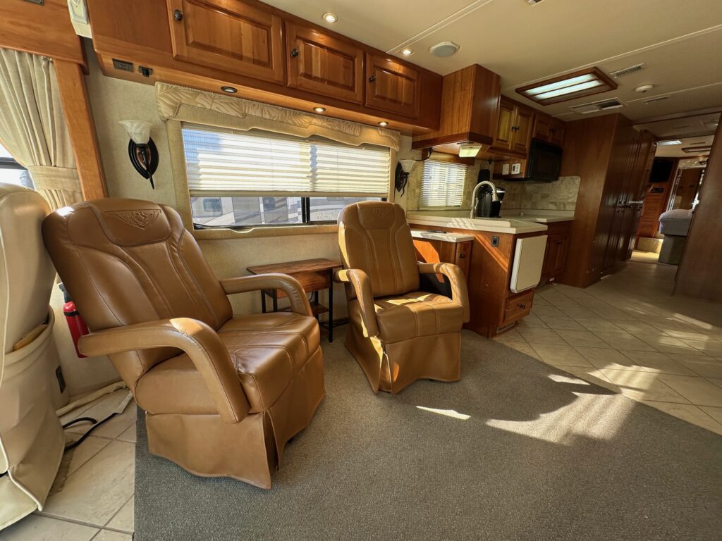 2002 Monaco Dynasty Princess 400 Diesel Pusher Class A Motorhome - Extra Clean!