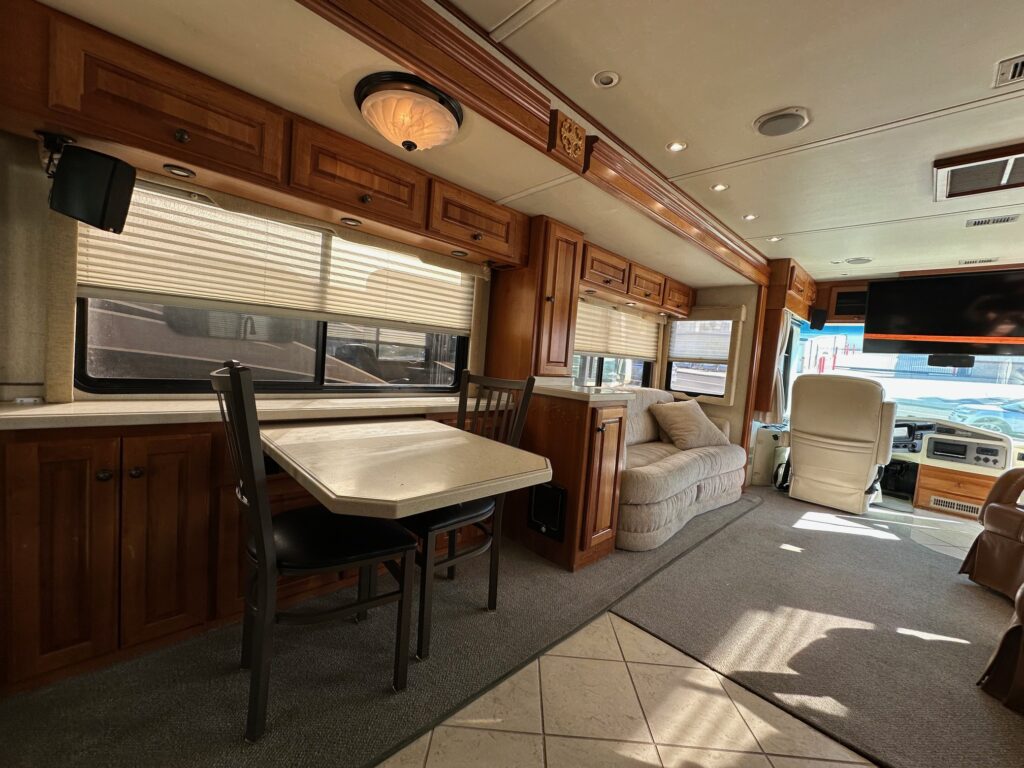 2002 Monaco Dynasty Princess 400 Diesel Pusher Class A Motorhome - Extra Clean!