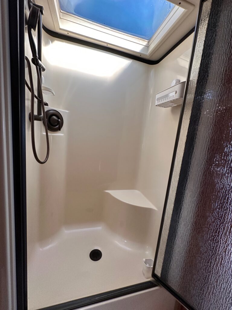 2002 Monaco Dynasty Princess 400 Diesel Pusher Class A Motorhome - Extra Clean!