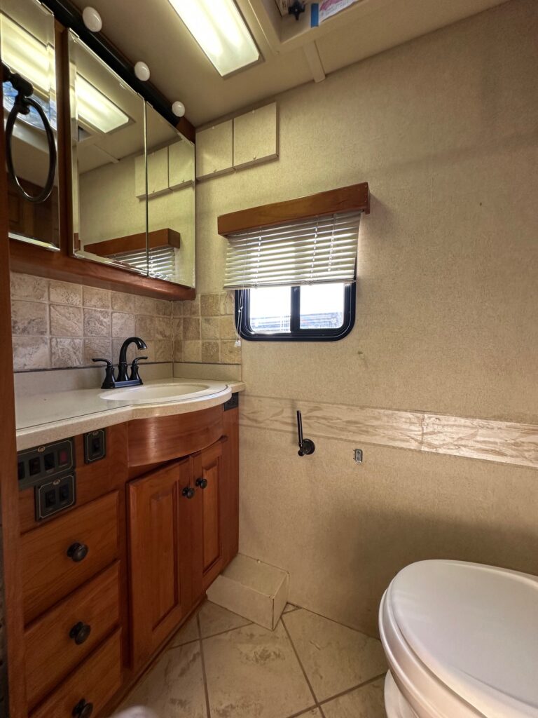 2002 Monaco Dynasty Princess 400 Diesel Pusher Class A Motorhome - Extra Clean!