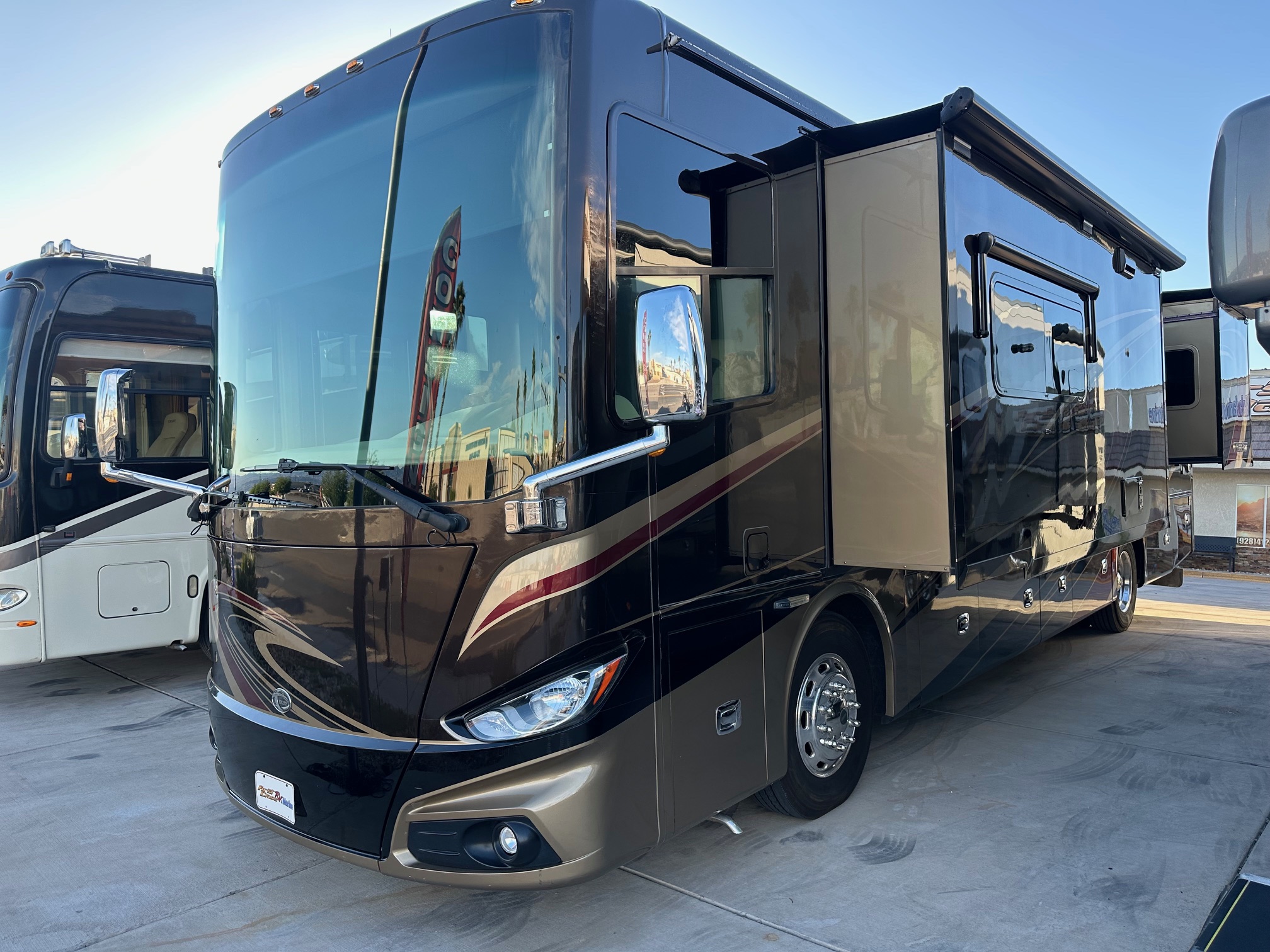 2015 Tiffin Motorhomes Phaeton 36 Gh