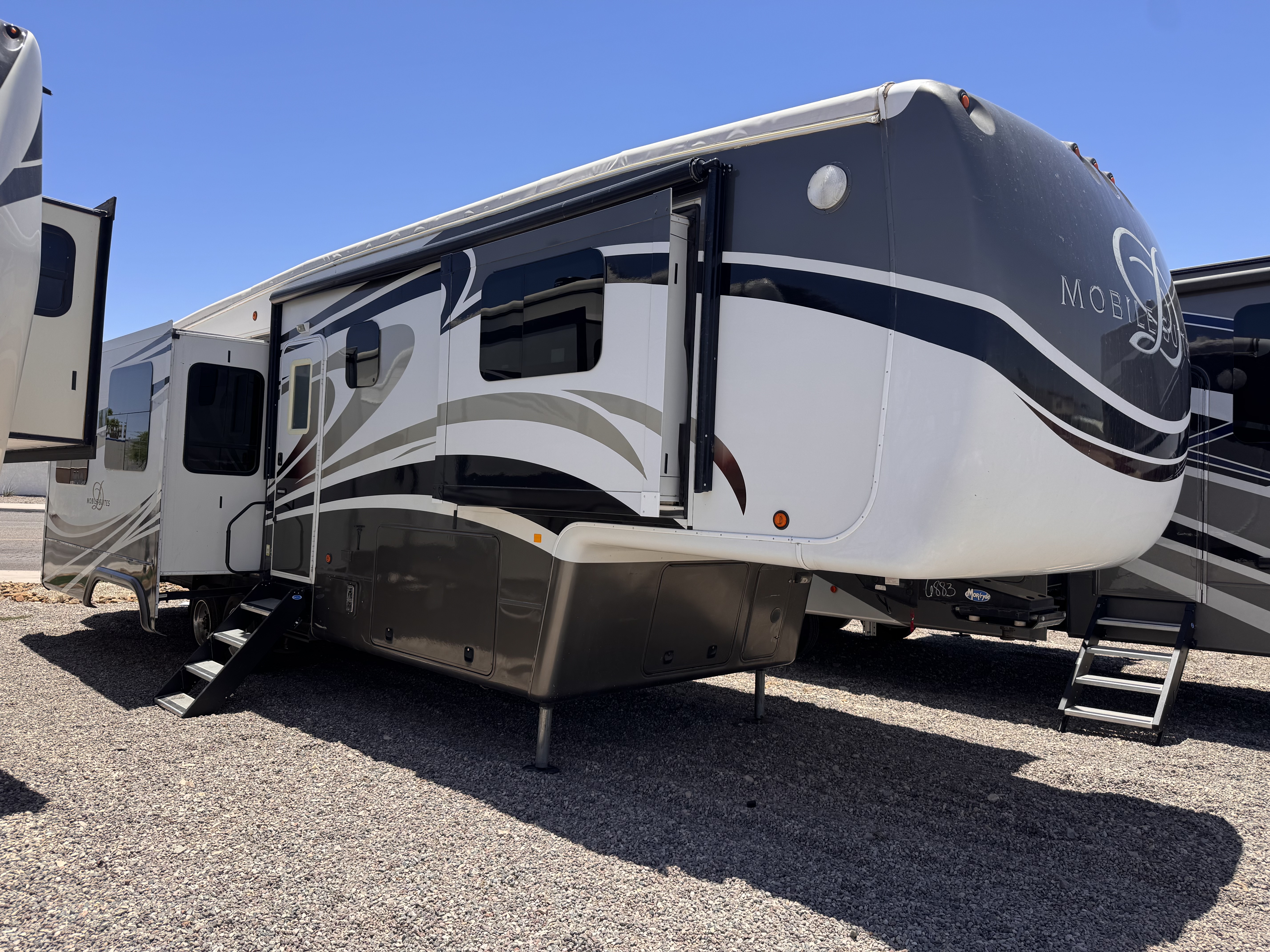 2014 DRV Mobile Suites 36tksb3