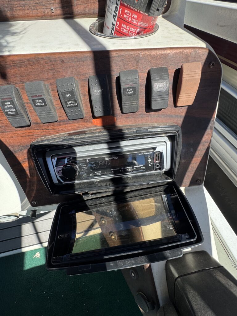 1997 JC TRITOON - 226 with 5.7 I/0  - New upholstery  -22 ft