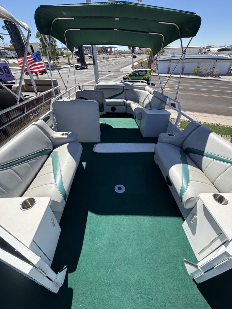 1997 JC TRITOON - 226 with 5.7 I/0  - New upholstery  -22 ft