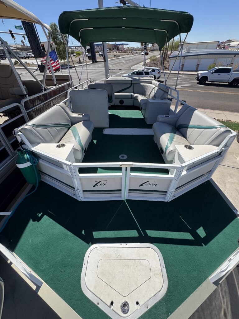 1997 JC TRITOON - 226 with 5.7 I/0  - New upholstery  -22 ft