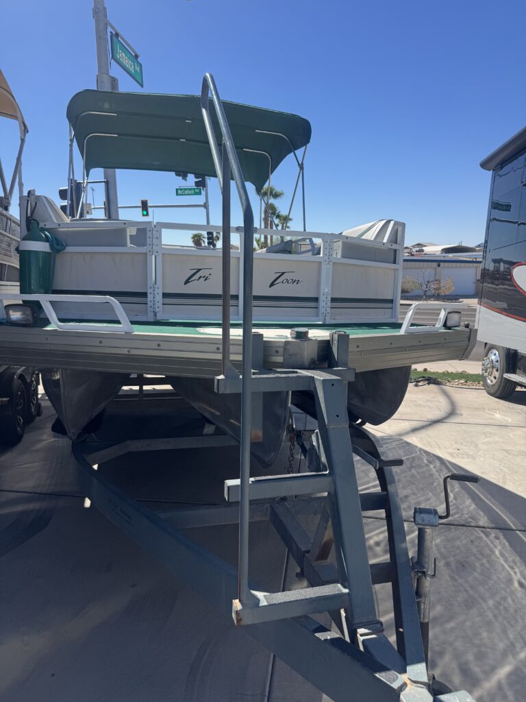 1997 JC TRITOON - 226 with 5.7 I/0  - New upholstery  -22 ft